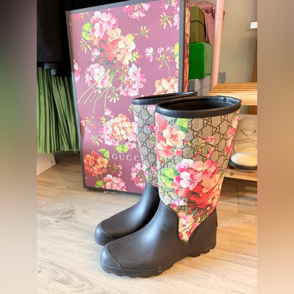 Gucci Shoes - Gucci Blooms Rain Boots